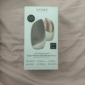 GESKE SmartAppGuided™ Sonic Thermo Facial Brush | 6 in 1 | Skin Cleansing
